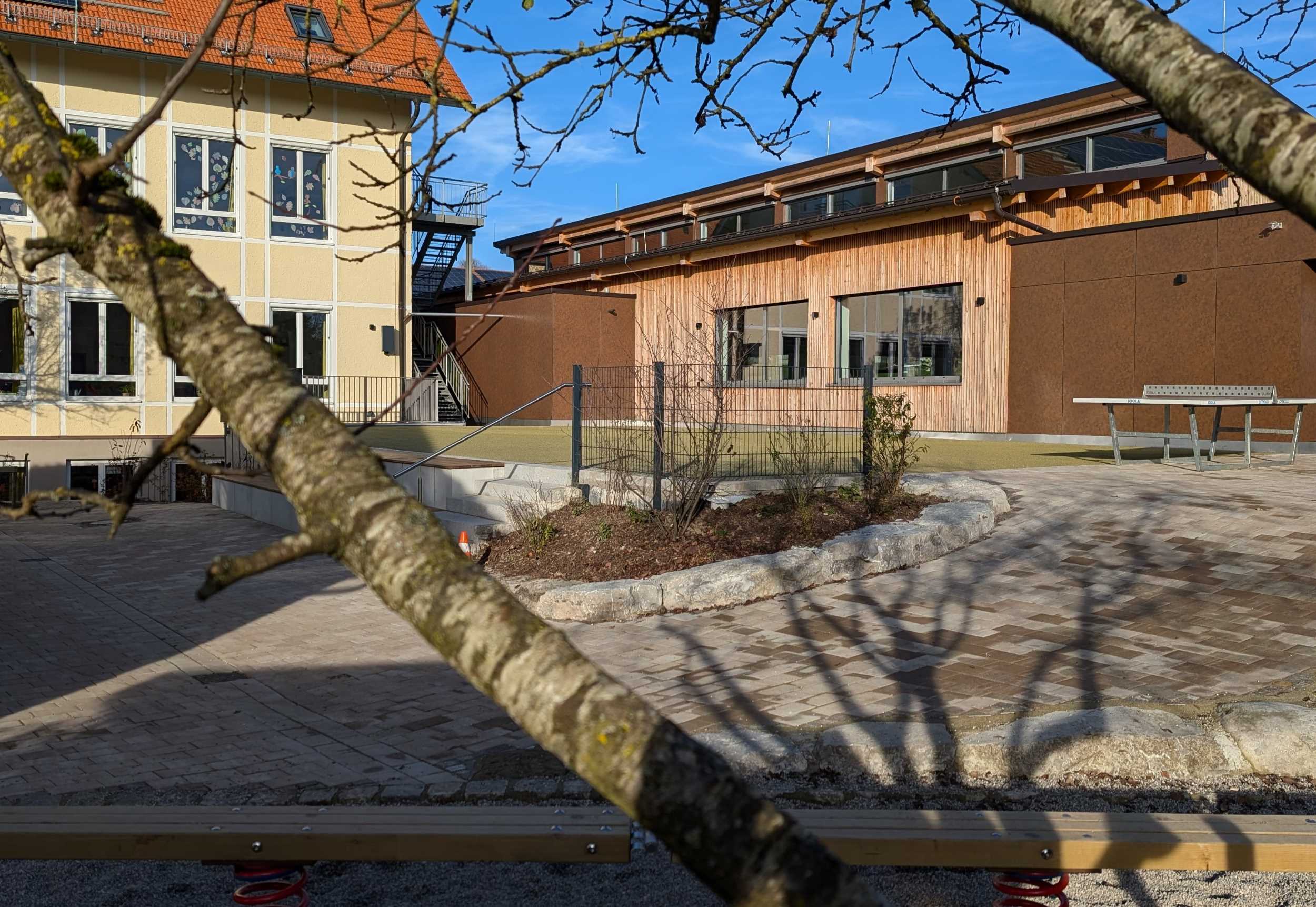 Die neue Halle wurde im Oktober 24 fertig.jpg