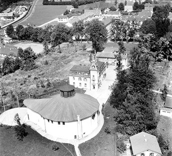 Heilig Kreuz und Kernschloss Luftbild 1956